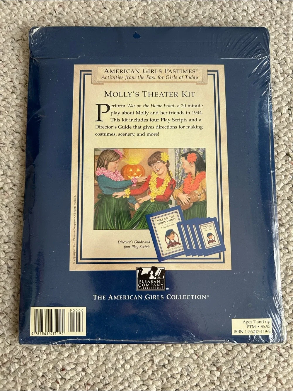 American Girl Molly's Theater Kit - Navy, Cream, Red, Green